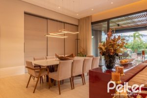 Casa em Condomínio à venda com 550m², 5 dormitórios, 4 suítes, 4 vagas, no bairro Terra Ville em PORTO ALEGRE