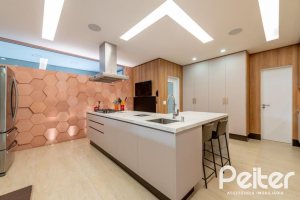 Casa em Condomínio à venda com 550m², 5 dormitórios, 4 suítes, 4 vagas, no bairro Terra Ville em PORTO ALEGRE