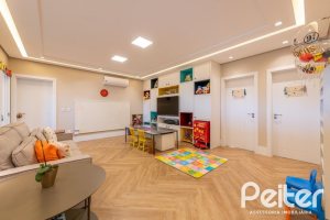 Casa em Condomínio à venda com 550m², 5 dormitórios, 4 suítes, 4 vagas, no bairro Terra Ville em PORTO ALEGRE