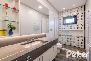 Casa em Condomínio à venda com 550m², 5 dormitórios, 4 suítes, 4 vagas, no bairro Terra Ville em PORTO ALEGRE