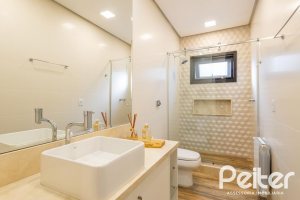 Casa em Condomínio à venda com 550m², 5 dormitórios, 4 suítes, 4 vagas, no bairro Terra Ville em PORTO ALEGRE