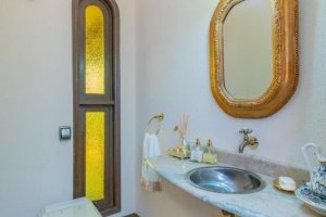 Casa à venda com 430m², 3 dormitórios, 2 suítes, 4 vagas, no bairro Vila Assunção em Porto Alegre