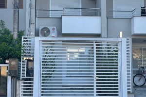 Casa em Condomínio à venda com 132m², 2 dormitórios, 1 suíte, 1 vaga, no bairro Hípica em Porto Alegre