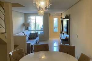 Casa em Condomínio à venda com 132m², 2 dormitórios, 1 suíte, 1 vaga, no bairro Hípica em Porto Alegre