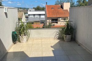 Casa em Condomínio à venda com 132m², 2 dormitórios, 1 suíte, 1 vaga, no bairro Hípica em Porto Alegre