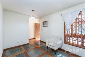 Casa à venda com 171m², 3 dormitórios, 1 suíte, 2 vagas, no bairro Ipanema em Porto Alegre