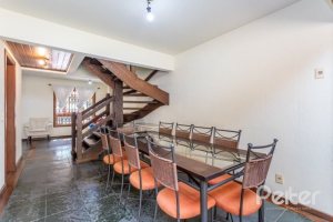 Casa à venda com 171m², 3 dormitórios, 1 suíte, 2 vagas, no bairro Ipanema em Porto Alegre