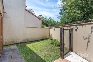 Casa à venda com 171m², 3 dormitórios, 1 suíte, 2 vagas, no bairro Ipanema em Porto Alegre