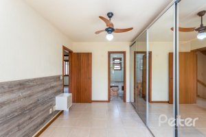 Casa à venda com 171m², 3 dormitórios, 1 suíte, 2 vagas, no bairro Ipanema em Porto Alegre