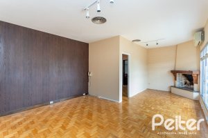 Casa à venda com 225m², 4 dormitórios, 2 suítes, 4 vagas, no bairro Tristeza em Porto Alegre