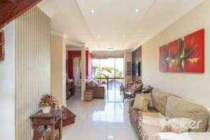 Casa em Condomínio à venda com 255m², 3 dormitórios, 1 suíte, 4 vagas, no bairro Jardim Isabel em Porto Alegre