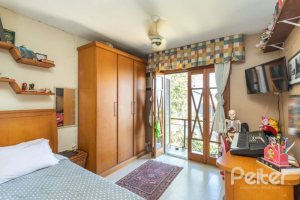 Casa em Condomínio à venda com 255m², 3 dormitórios, 1 suíte, 4 vagas, no bairro Jardim Isabel em Porto Alegre