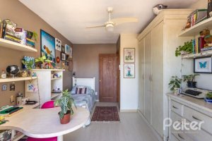 Casa em Condomínio à venda com 255m², 3 dormitórios, 1 suíte, 4 vagas, no bairro Jardim Isabel em Porto Alegre