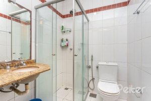 Casa em Condomínio à venda com 255m², 3 dormitórios, 1 suíte, 4 vagas, no bairro Jardim Isabel em Porto Alegre