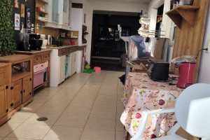 Casa à venda com 176m², 3 dormitórios, 1 suíte, 4 vagas, no bairro Jardim Isabel em Porto Alegre