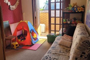 Casa à venda com 176m², 3 dormitórios, 1 suíte, 4 vagas, no bairro Jardim Isabel em Porto Alegre