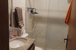 Casa à venda com 176m², 3 dormitórios, 1 suíte, 4 vagas, no bairro Jardim Isabel em Porto Alegre