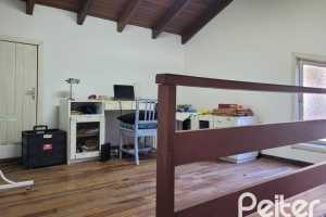 Casa à venda com 176m², 3 dormitórios, 1 suíte, 4 vagas, no bairro Jardim Isabel em Porto Alegre