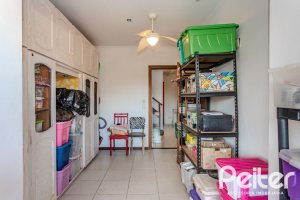 Casa à venda com 176m², 3 dormitórios, 1 suíte, 4 vagas, no bairro Jardim Isabel em Porto Alegre