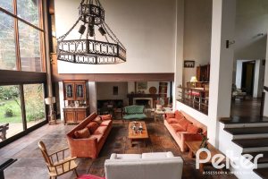 Casa à venda com 523m², 4 dormitórios, 2 suítes, 4 vagas, no bairro Tristeza em Porto Alegre