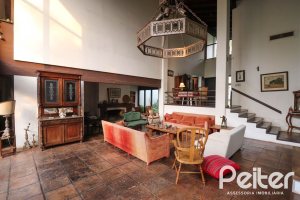 Casa à venda com 523m², 4 dormitórios, 2 suítes, 4 vagas, no bairro Tristeza em Porto Alegre