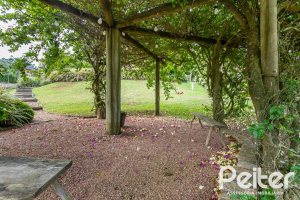 Casa em Condomínio à venda com 560m², 5 dormitórios, 2 suítes, 5 vagas, no bairro Campo Novo em Porto Alegre