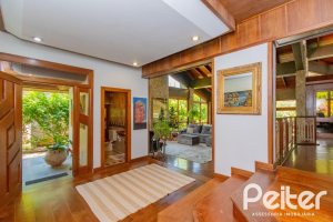 Casa em Condomínio à venda com 600m², 4 dormitórios, 2 suítes, 5 vagas, no bairro Cavalhada em PORTO ALEGRE