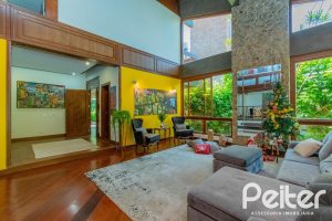 Casa em Condomínio à venda com 600m², 4 dormitórios, 2 suítes, 5 vagas, no bairro Cavalhada em PORTO ALEGRE