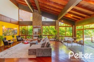 Casa em Condomínio à venda com 600m², 4 dormitórios, 2 suítes, 5 vagas, no bairro Cavalhada em PORTO ALEGRE