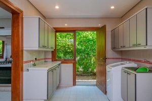 Casa em Condomínio à venda com 600m², 4 dormitórios, 2 suítes, 5 vagas, no bairro Cavalhada em PORTO ALEGRE