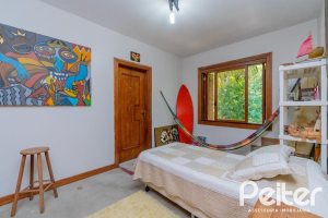 Casa em Condomínio à venda com 600m², 4 dormitórios, 2 suítes, 5 vagas, no bairro Cavalhada em PORTO ALEGRE