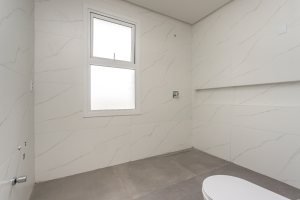 Casa em Condomínio à venda com 286m², 3 dormitórios, 3 suítes, 4 vagas, no bairro Alphaville em PORTO ALEGRE