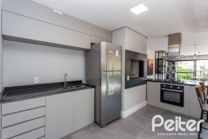 Apartamento à venda com 108m², 3 dormitórios, 1 suíte, 2 vagas, no bairro Tristeza em PORTO ALEGRE