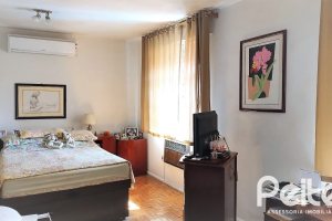 Casa à venda com 160m², 3 dormitórios, 1 suíte, 5 vagas, no bairro Nonoai em Porto Alegre