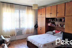 Casa à venda com 160m², 3 dormitórios, 1 suíte, 5 vagas, no bairro Nonoai em Porto Alegre