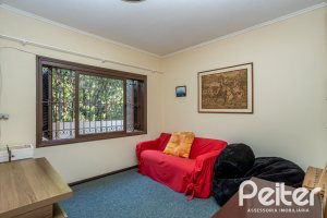 Casa à venda com 600m², 6 dormitórios, 3 suítes, 5 vagas, no bairro Tristeza em Porto Alegre