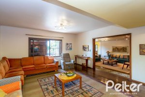 Casa à venda com 600m², 6 dormitórios, 3 suítes, 5 vagas, no bairro Tristeza em Porto Alegre