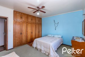 Casa à venda com 600m², 6 dormitórios, 3 suítes, 5 vagas, no bairro Tristeza em Porto Alegre