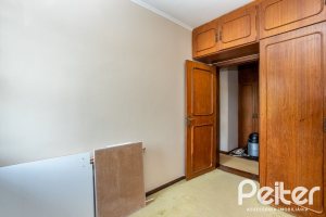 Casa à venda com 600m², 6 dormitórios, 3 suítes, 5 vagas, no bairro Tristeza em Porto Alegre