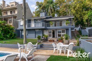 Casa à venda com 312m², 5 dormitórios, 5 suítes, 5 vagas, no bairro Vila Conceição em Porto Alegre