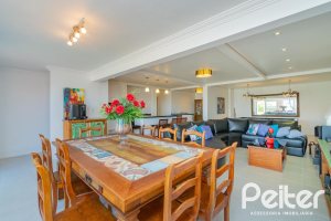 Casa à venda com 312m², 5 dormitórios, 5 suítes, 5 vagas, no bairro Vila Conceição em Porto Alegre