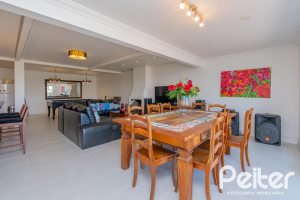 Casa à venda com 312m², 5 dormitórios, 5 suítes, 5 vagas, no bairro Vila Conceição em Porto Alegre