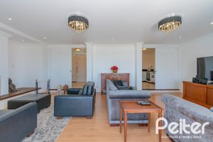 Casa à venda com 312m², 5 dormitórios, 5 suítes, 5 vagas, no bairro Vila Conceição em Porto Alegre