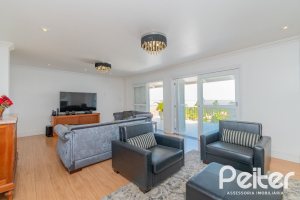 Casa à venda com 312m², 5 dormitórios, 5 suítes, 5 vagas, no bairro Vila Conceição em Porto Alegre