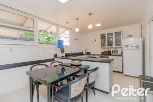 Casa à venda com 312m², 5 dormitórios, 5 suítes, 5 vagas, no bairro Vila Conceição em Porto Alegre