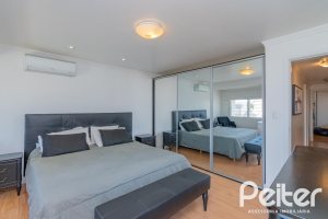 Casa à venda com 312m², 5 dormitórios, 5 suítes, 5 vagas, no bairro Vila Conceição em Porto Alegre
