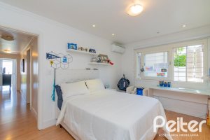 Casa à venda com 312m², 5 dormitórios, 5 suítes, 5 vagas, no bairro Vila Conceição em Porto Alegre