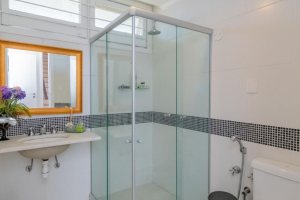 Casa à venda com 312m², 5 dormitórios, 5 suítes, 5 vagas, no bairro Vila Conceição em Porto Alegre