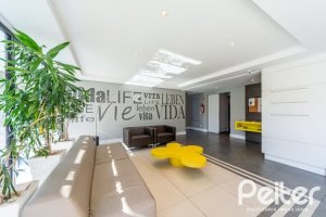 Apartamento à venda com 40m², 1 dormitório, 1 vaga, no bairro Cristal em PORTO ALEGRE