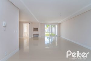 Casa em Condomínio à venda com 293m², 3 dormitórios, 3 suítes, 3 vagas, no bairro Tristeza em Porto Alegre